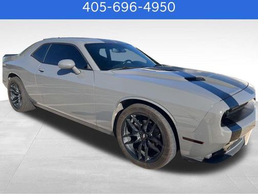 2017 Dodge Challenger SXT