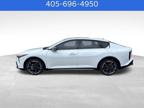 Snow White Pearl 2025 Kia K4 GT-Line