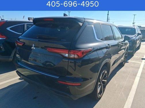 2022 Mitsubishi Outlander ES