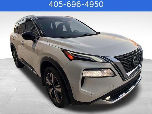 White / Black 2022 Nissan Rogue Platinum