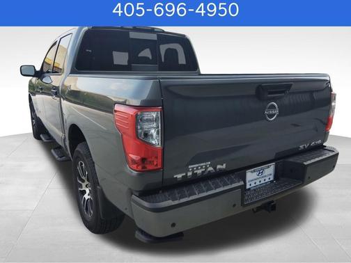 2023 Nissan Titan SV