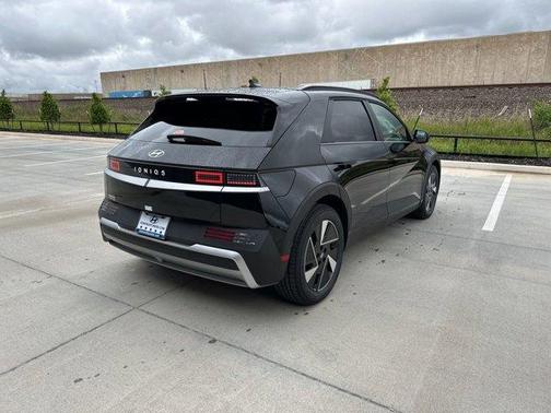 2025 Hyundai IONIQ 5 SEL