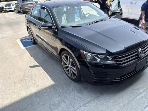 2016 Volkswagen Passat 1.8T R-Line