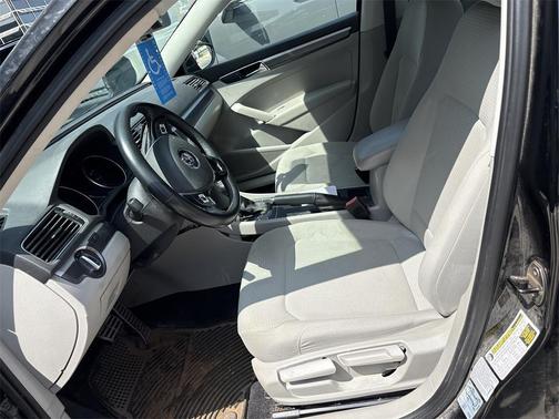 2016 Volkswagen Passat 1.8T R-Line