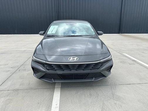 2025 Hyundai ELANTRA HEV SEL Sport