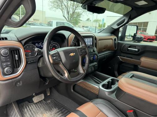 Iridescent Pearl Tricoat 2022 Chevrolet Silverado 3500 High Country