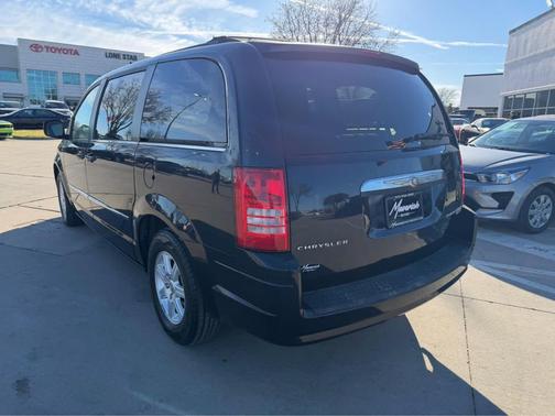 2010 Chrysler Town & Country Touring