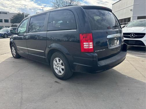 2010 Chrysler Town & Country Touring