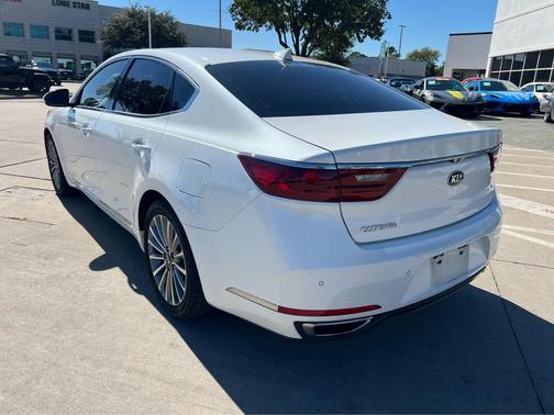 2019 Kia Cadenza Premium