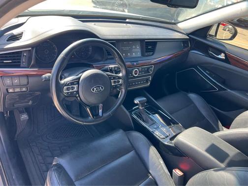 2019 Kia Cadenza Premium
