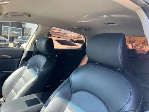 2019 Kia Cadenza Premium