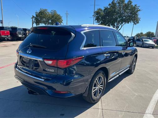 2017 INFINITI QX60 Base