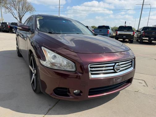 Midnight Garnet Metallic 2014 Nissan Maxima SV