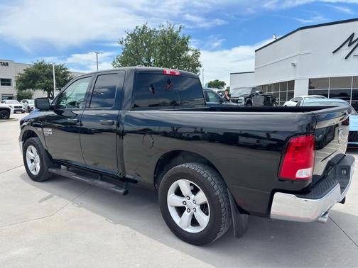 Diamond Black Crystal Pearlcoat 2021 RAM 1500 Tradesman