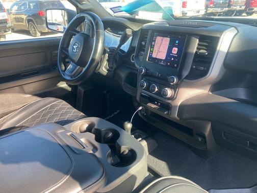 2022 RAM 2500 Tradesman Crew Cab 4x4 6'4' Box