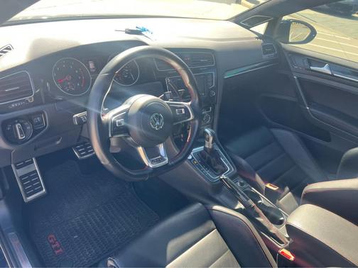 2016 Volkswagen Golf GTI 2.0T SE 4-Door