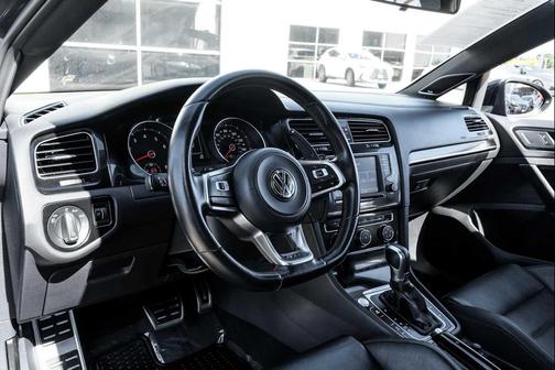 2016 Volkswagen Golf GTI 2.0T SE 4-Door
