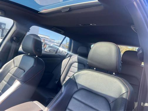 2016 Volkswagen Golf GTI 2.0T SE 4-Door