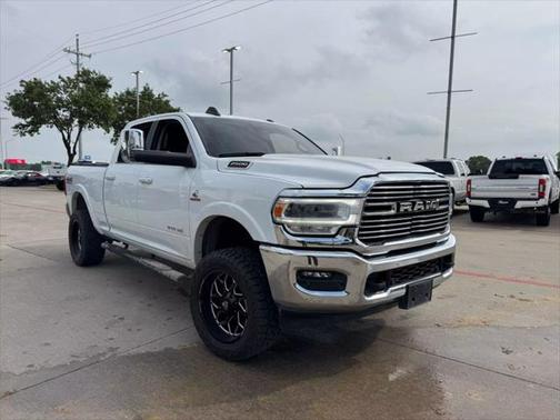 2022 RAM 2500 Laramie Crew Cab 4x4 6'4' Box