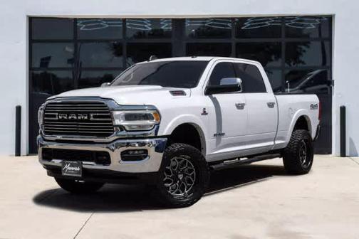 2022 RAM 2500 Laramie Crew Cab 4x4 6'4' Box