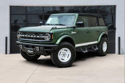 Eruption Green 2022 Ford Bronco Outer Banks