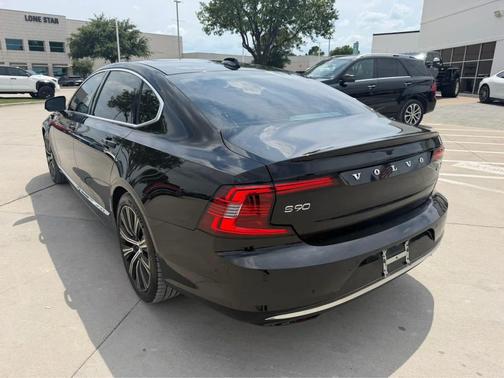 Onyx Black Metallic 2023 Volvo S90 B6 Plus