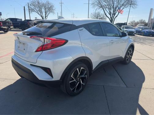 2021 Toyota C-HR XLE