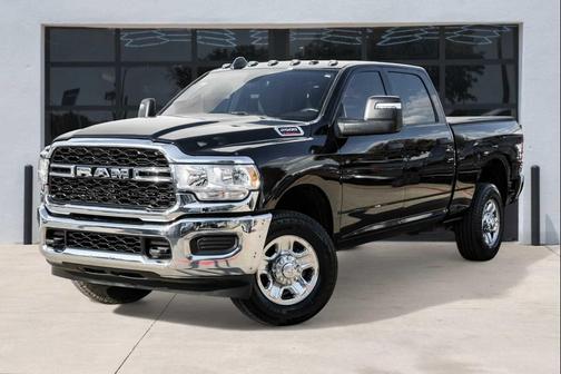 2023 RAM 2500 Tradesman Crew Cab 4x4 6'4' Box
