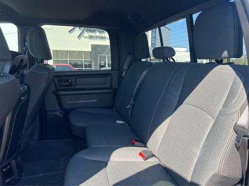 2023 RAM 2500 Tradesman Crew Cab 4x4 6'4' Box