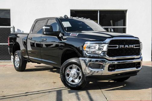 2023 RAM 2500 Tradesman Crew Cab 4x4 6'4' Box