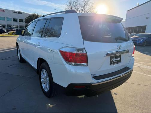 2011 Toyota Highlander SE