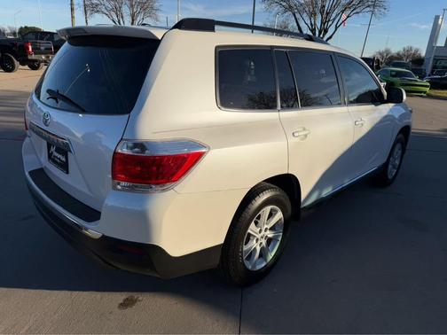 2011 Toyota Highlander SE