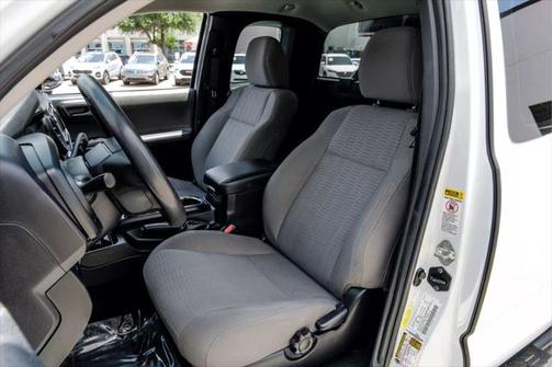 2016 Toyota Tacoma SR