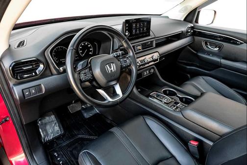 2023 Honda Pilot Touring 8-Passenger