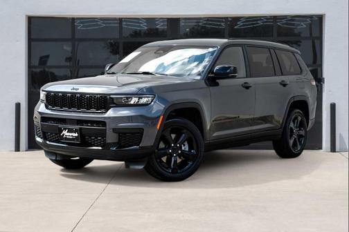 Baltic Gray Metallic Clearcoat 2023 Jeep Grand Cherokee L Altitude