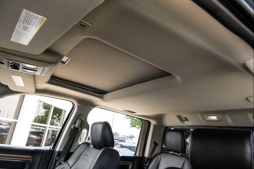 2018 RAM 2500 Laramie Crew Cab 4x4 6'4' Box