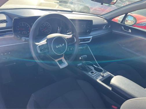 2022 Kia K5 LXS