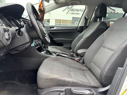 Pure White 2018 Volkswagen Golf TSI S