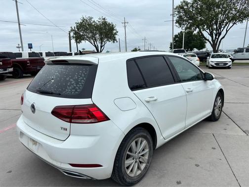 Pure White 2018 Volkswagen Golf TSI S