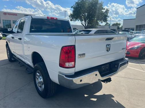 2017 RAM 2500 Tradesman Crew Cab 4x4 6'4' Box