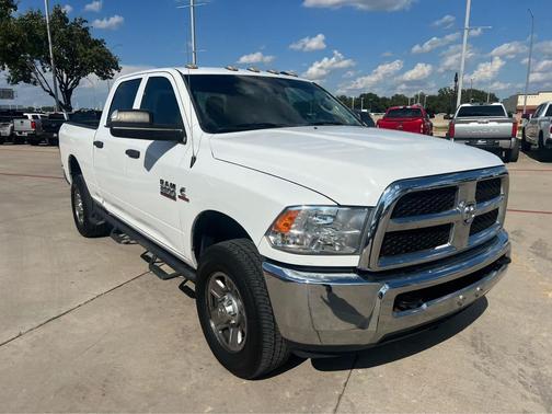2017 RAM 2500 Tradesman Crew Cab 4x4 6'4' Box