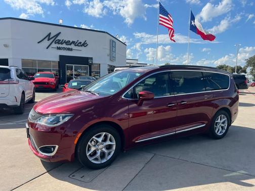2017 Chrysler Pacifica Touring-L