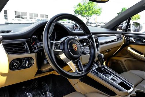 2018 Porsche Macan AWD