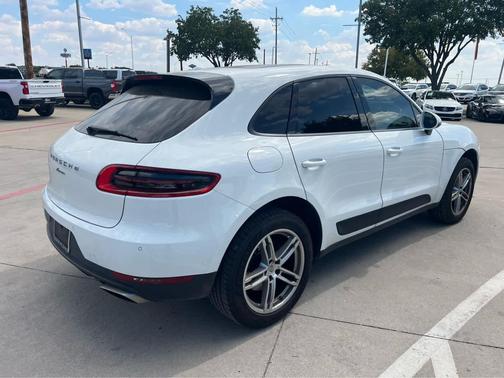 2018 Porsche Macan AWD