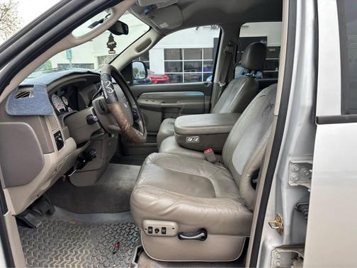 Silver 2004 Dodge Ram 1500 SLT Quad Cab
