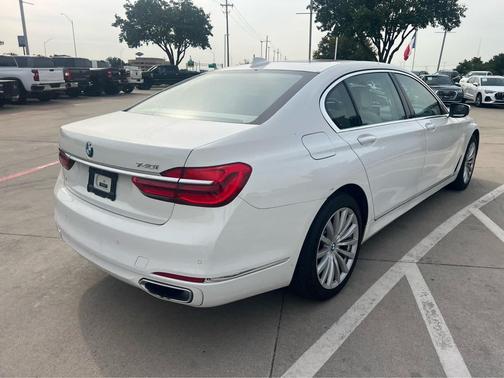 2017 BMW 740 740i