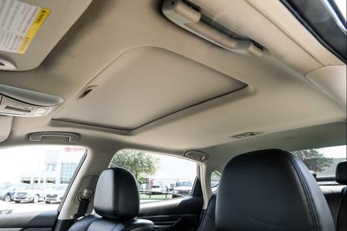 2016 INFINITI Q70L 3.7