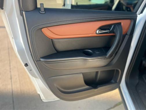 2017 Chevrolet Traverse 2LT