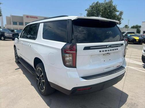 2023 Chevrolet Suburban RST