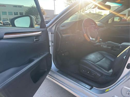 2014 Lexus ES 300h Base